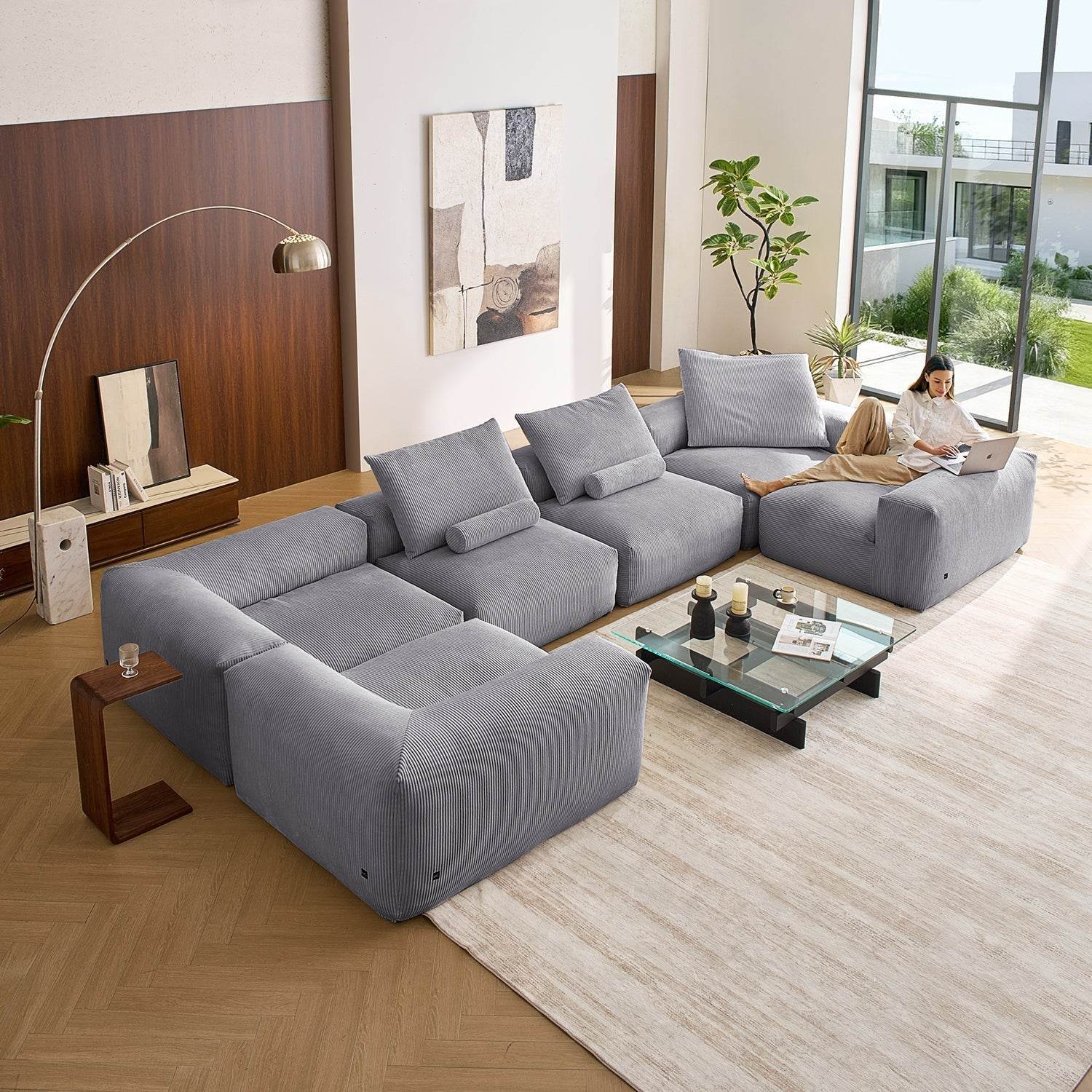 Mellow Closed U Sectional - Valyouweho