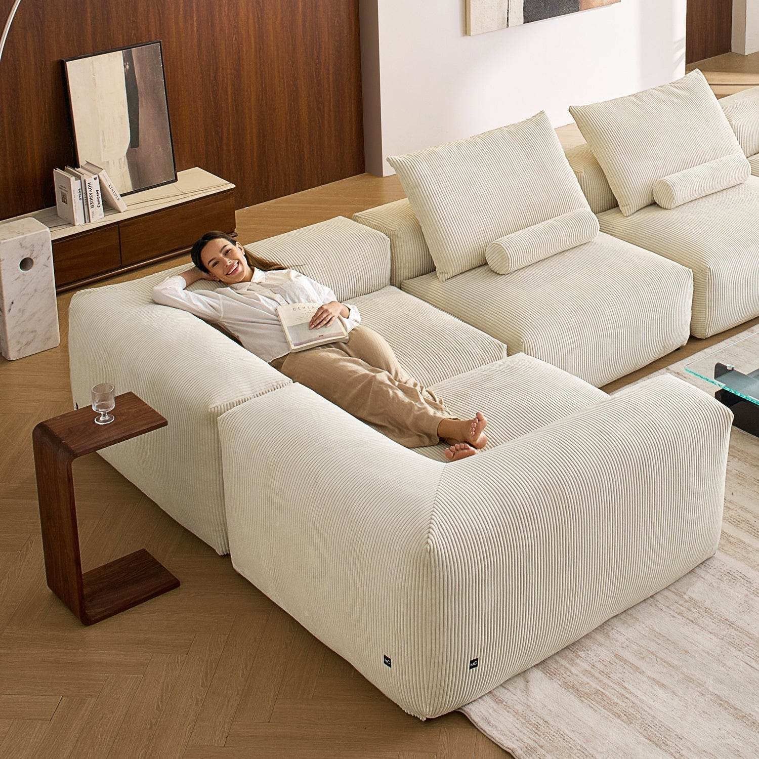 Mellow Closed U Sectional - Valyouweho