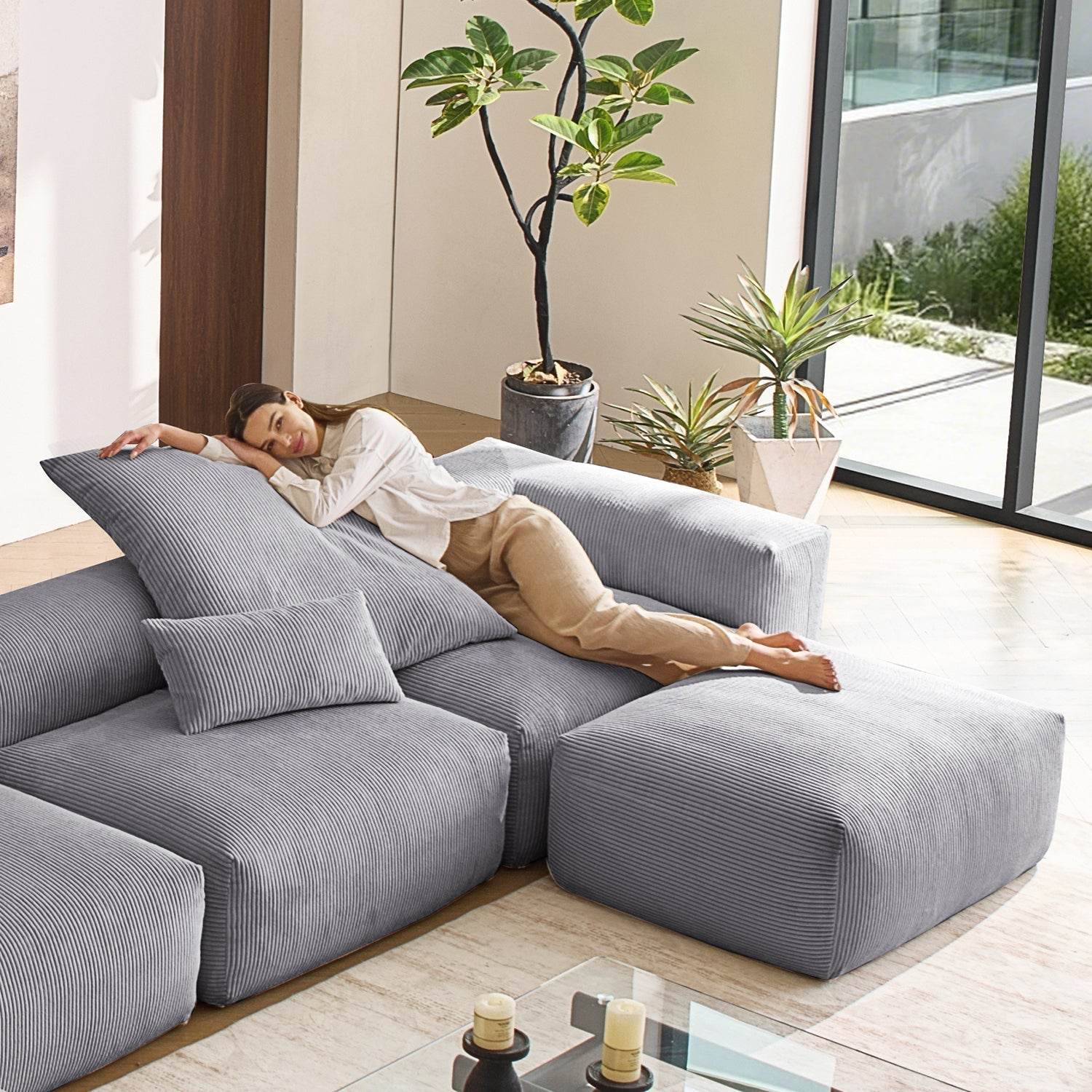 Mellow U Sectional with Ottoman - Valyouweho